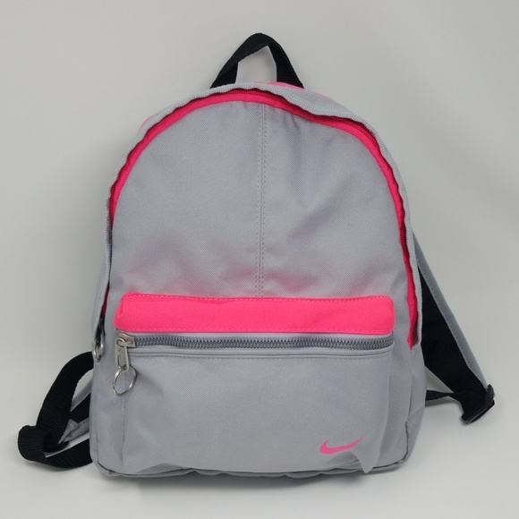 Nike Handbags - Nike on the go Bag Pack
